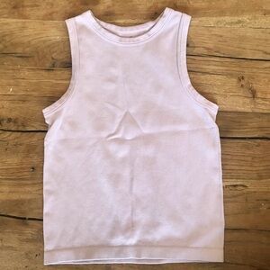 Comfortable lilac tank top By the Suzette collection